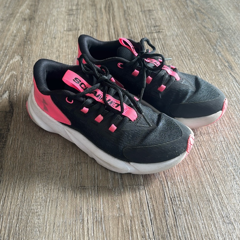 4Y Tie Under Armour shoes
